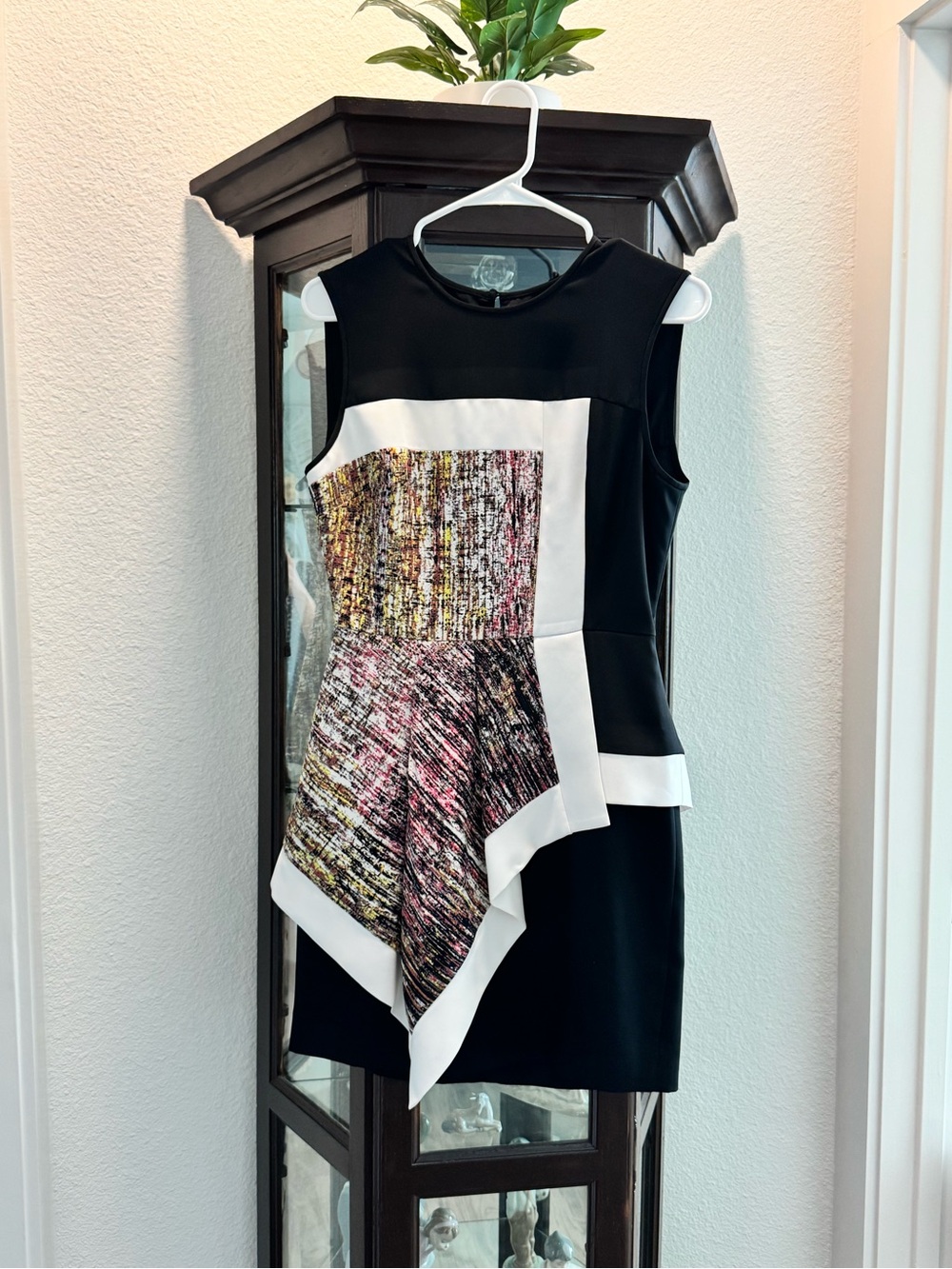 BCBGMaxAzria Black and White Sleeveless Dress with Multicolor Abstract Panel
